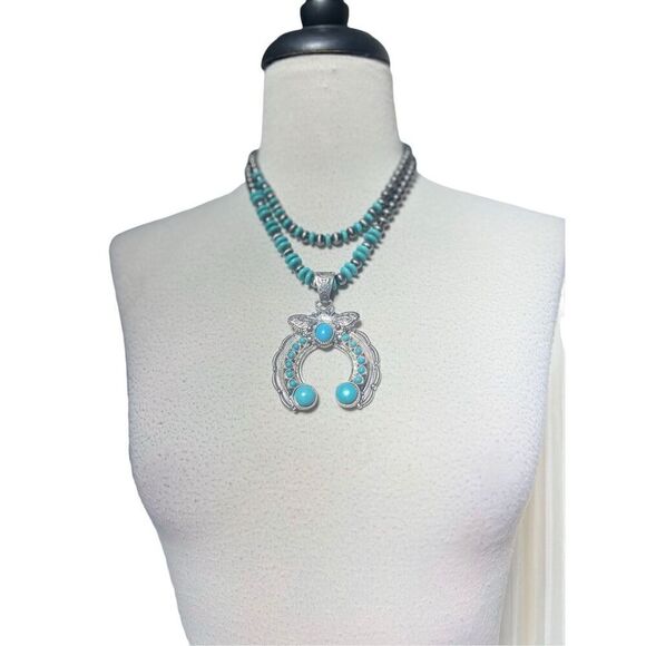 No Brand Jewelry - Squash Blossom Necklace and Matching Earrings NWT